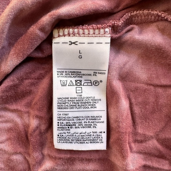 NWT Women's Tie-Dye V-Neck T Shirt Top Old Navy size L - Picture 7 of 7